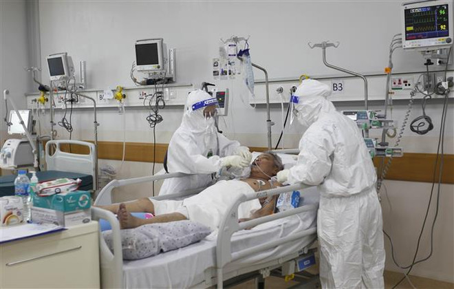 Cơ sở y tế cần "linh hoạt nhiệm vụ kép" - chống dịch và khám chữa bệnh ảnh 1