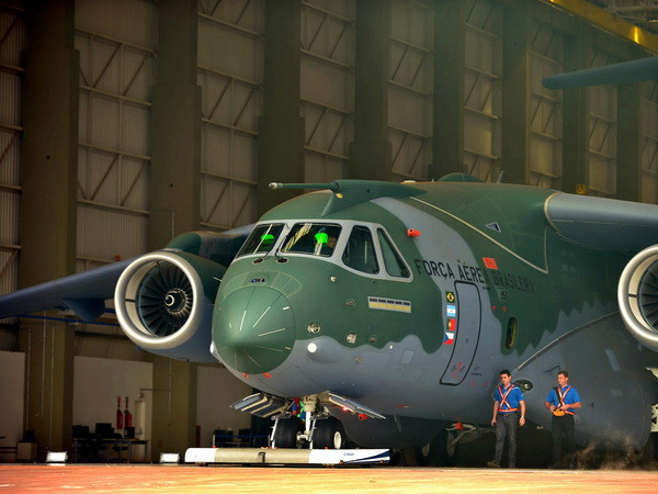 Brazil xuất khẩu máy bay vận tải quân sự KC 390 sang Italy ảnh 1