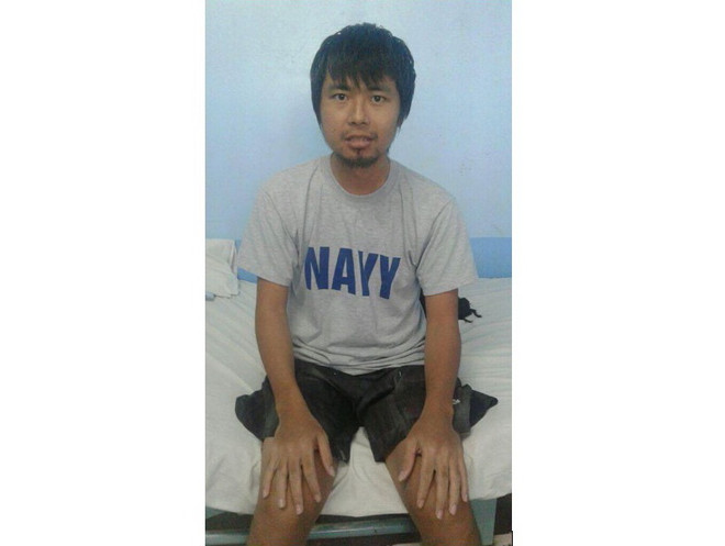 Đại diện Sứ quán Việt Nam thăm thuyền viên được giải cứu ở Philippines ảnh 1