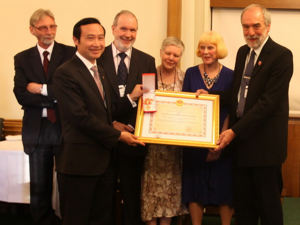 Tổ chức từ thiện Anh 50 năm hỗ trợ y tế cho 3 nước Đông Dương ảnh 1