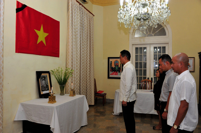 Lễ viếng và mở Sổ tang nguyên Chủ tịch nước Lê Đức Anh tại Cuba ảnh 2