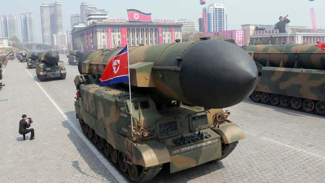 Ảnh minh họa. (Nguồn: AFP) Mỹ xem xét tiến hành hội nghị bộ trưởng quốc phòng về Triều Tiên ảnh 1