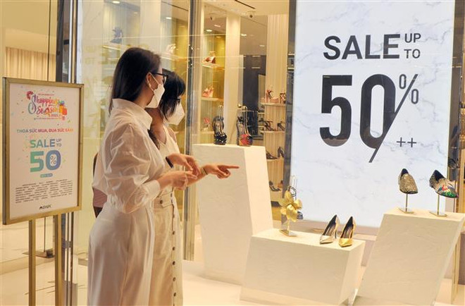 Hàng Việt giảm giá hưởng ứng khuyến mại tập trung tại TP.HCM ảnh 1