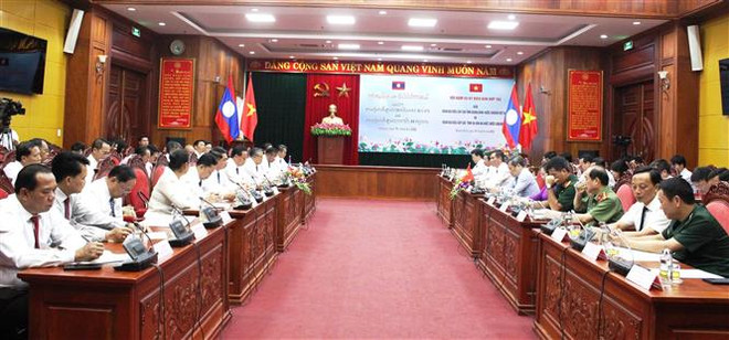 Quang cảnh cuộc hội đàm về tăng cường hợp tác giữa tỉnh Quảng Bình của Việt Nam và tỉnh Savannakhet của Lào, tại thành phố Đồng Hới ngày 19/6/2022. (Ảnh: Võ Dung/TTXVN) Trao đổi kinh nghiệm công tác giữa hai Quốc hội Việt Nam-Lào ảnh 3