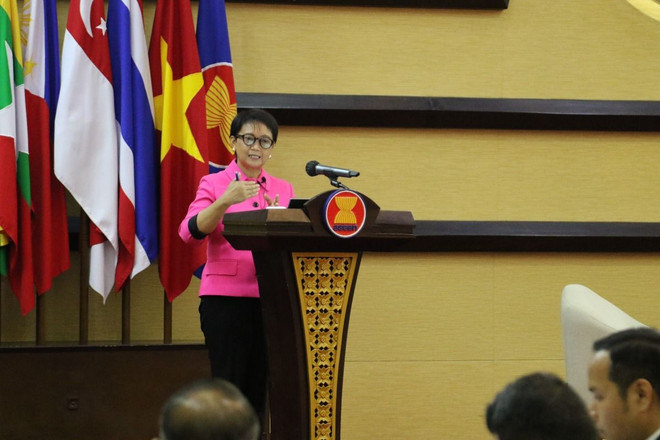 ngoai truong indonesia.jpg