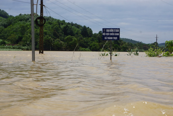 Tìm thấy thi thể cháu bé bị nước lũ cuốn trôi ở Thanh Hóa ảnh 1