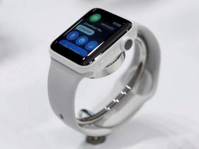 Apple Watch, đồng hồ FitBit có thể bị Mỹ đánh thuế nhập khẩu cao ảnh 1