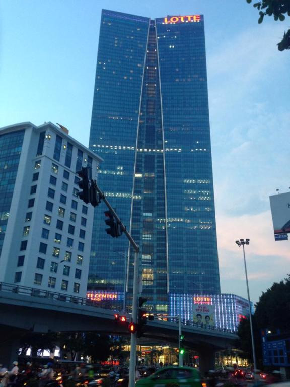 Tiết lộ nguyên nhân ban đầu vụ thang máy "rơi" tại tòa nhà Lotte ảnh 1