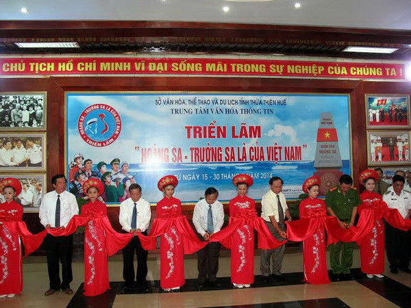 Triển lãm 400 tư liệu "Hoàng Sa-Trường Sa là của Việt Nam" ảnh 1