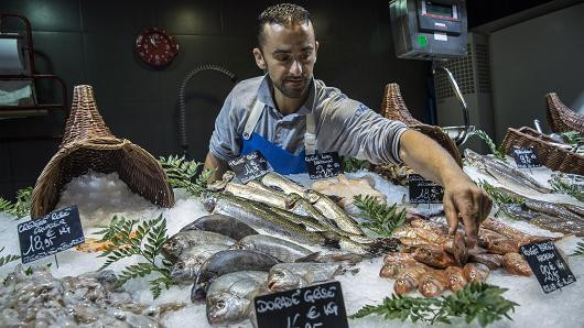 Pháp: Hoạt động dịch vụ, tư nhân bị ảnh hưởng nặng sau khủng bố ảnh 1