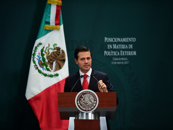 Tổng thống Mexico chỉ trích kế hoạch xây tường ở biên giới của Mỹ ảnh 1