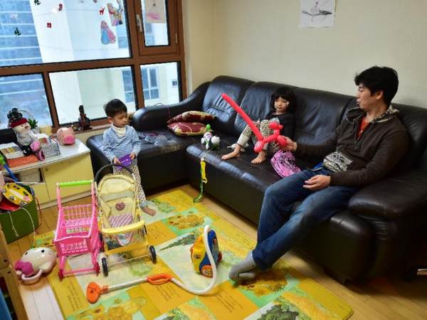 Nhiều hộ gia đình ở Hàn Quốc đang phải đối mặt với rủi ro nợ ảnh 1