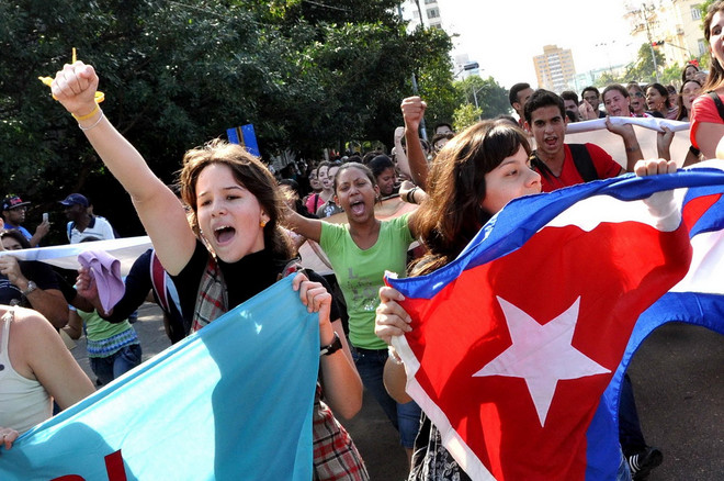 Người dân Cuba vui mừng trước thỏa thuận quan hệ với Mỹ ảnh 1