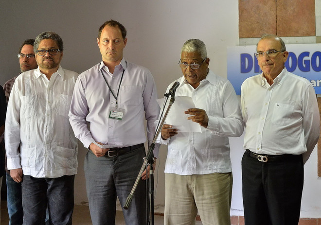 Colombia từ chối điều kiện đi kèm lệnh ngừng bắn của FARC ảnh 1