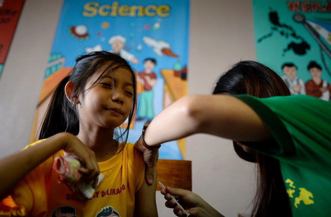 Philippines yêu cầu Sanofi ngừng bán vắcxin sốt xuất huyết Dengvaxia ảnh 1