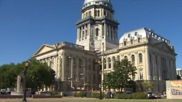 Mỹ sơ tán tòa nhà chính quyền bang Illinois do đe dọa đánh bom ảnh 1