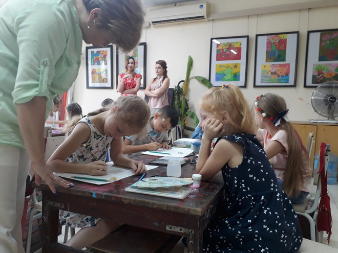 Thiếu nhi quốc tế cùng vẽ tranh “Em yêu Hà Nội - Thành phố hòa bình” ảnh 1