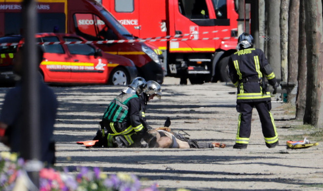 Vụ đâm xe ở đại lộ Champs Elysees: Thủ phạm thề trung thành với IS ảnh 1