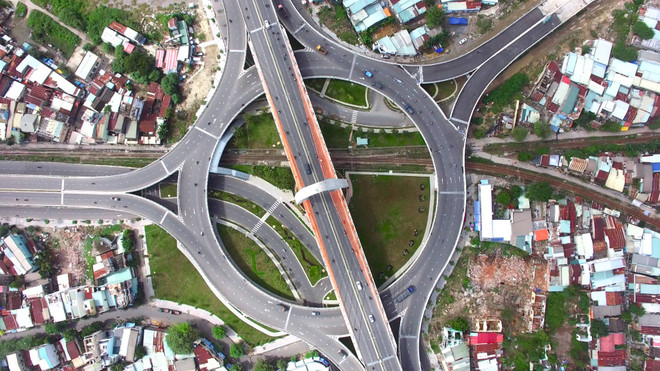 “Cây cầu không ngủ” mang sức sống mới tới thành phố Đà Nẵng ảnh 1