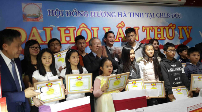 Người Hà Tĩnh tại Đức quyên góp hướng về miền Trung lũ lụt ảnh 3