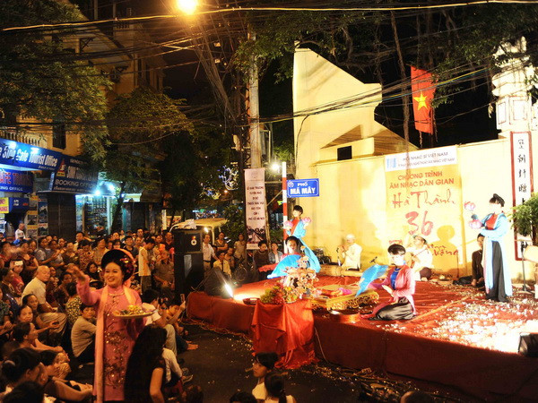 Hà Nội tổ chức nhiều hoạt động văn hóa quanh khu vực hồ Hoàn Kiếm ảnh 1