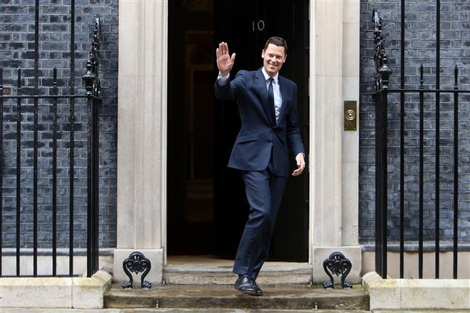 Chính phủ Anh bổ nhiệm Phó Thủ tướng mới sau khi ông Raab từ chức ảnh 2