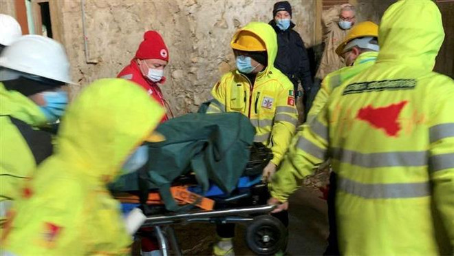 Tây Ban Nha: Sập mái khu giải trí ở Madrid làm hơn 10 người bị thương ảnh 1