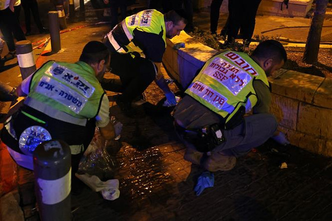 Israel: Nổ súng vào xe buýt ở Jerusalem, nhiều người bị thương ảnh 2