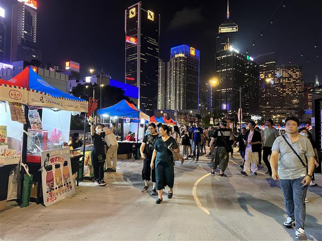 Thị trường bán lẻ Hong Kong phục hồi hoàn toàn trong năm 2023 ảnh 1