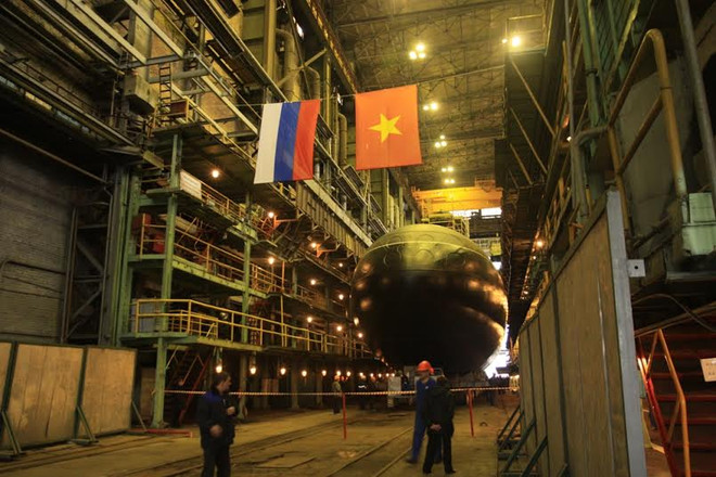 Nga hạ thủy chiếc tàu ngầm Kilo cuối cùng đóng cho Việt Nam ảnh 1