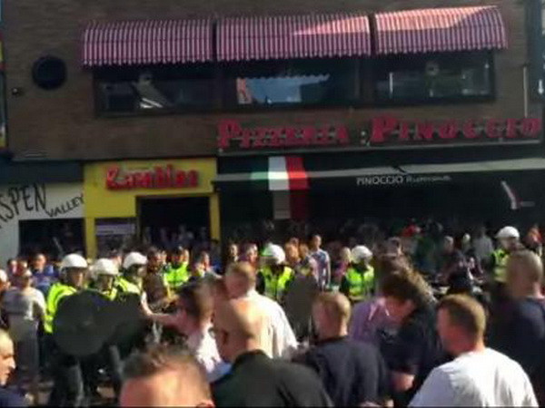 Ẩu đả dữ dội ở trận Vitesse-Southamton, 60 người bị bắt ảnh 1