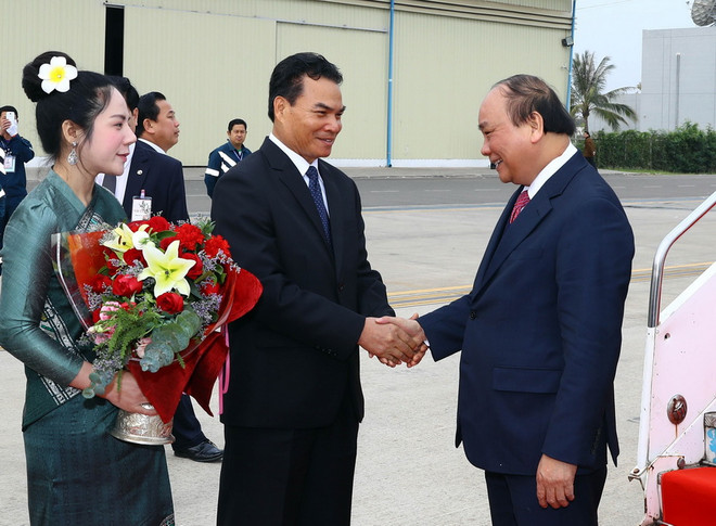 Thủ tướng đã đến Vientiane, bắt đầu chuyến công tác tại Lào ảnh 1