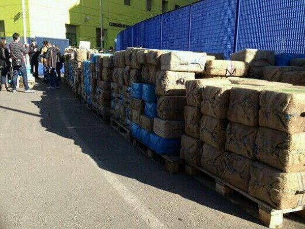 Tây Ban Nha bắt giữ 22 tấn cần sa trên biển Địa Trung Hải ảnh 1