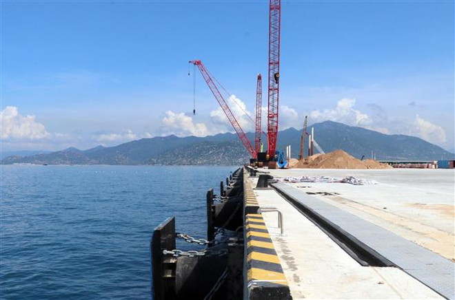 Cảng biển tổng hợp Cà Ná (Ninh Thuận). (Ảnh: Công Thử/TTXVN) Nâng cao năng lực cạnh tranh và phát triển dịch vụ logistics Việt Nam ảnh 2
