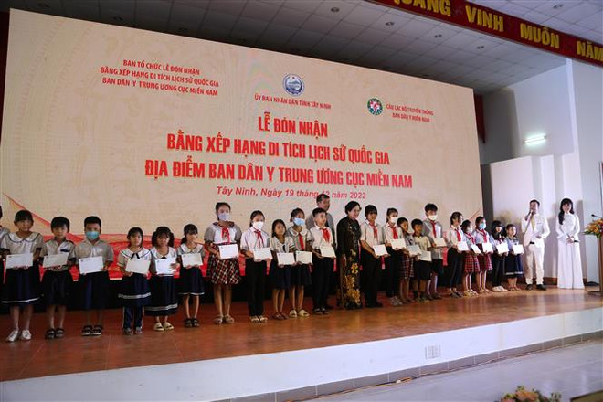 Điểm Ban Dân y Trung ương Cục miền Nam nhận bằng Di tích quốc gia ảnh 3