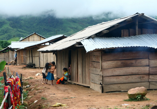 Bộ đội Điện Biên giúp dân Mường Nhé an cư trong ngày Đông ảnh 1