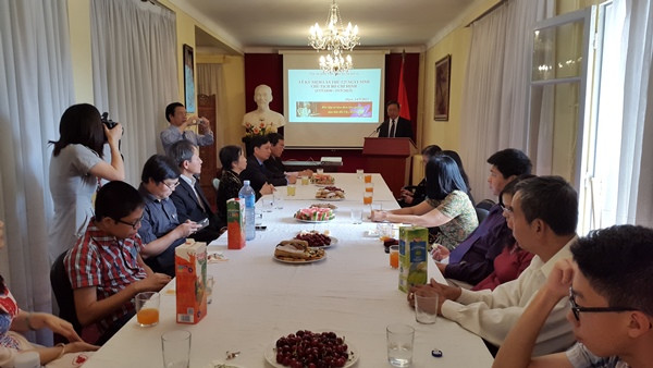 Kỷ niệm ngày sinh lần thứ 125 Chủ tịch Hồ Chí Minh tại Algeria ảnh 1