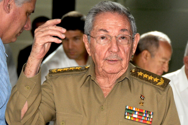 Chủ tịch Cuba Raul Castro bắt đầu thăm chính thức Pháp ảnh 1