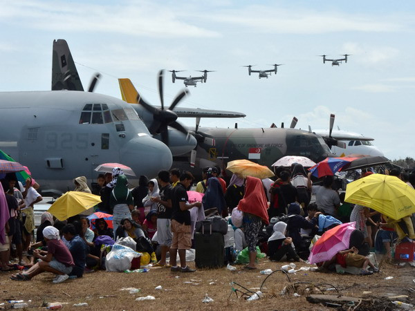 Cộng đồng quốc tế tăng cường cứu trợ Philippines ảnh 1