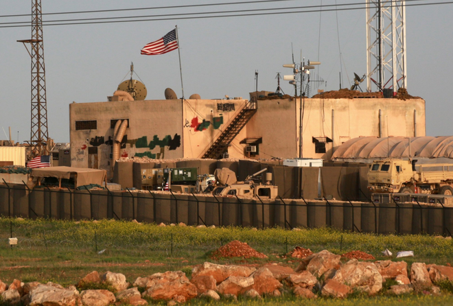 Một điểm đồn trú của quân đội Mỹ ở Syria. (Nguồn: AP) Tổng thống Mỹ Donald Trump vẫn muốn rút quân khỏi Syria ảnh 1