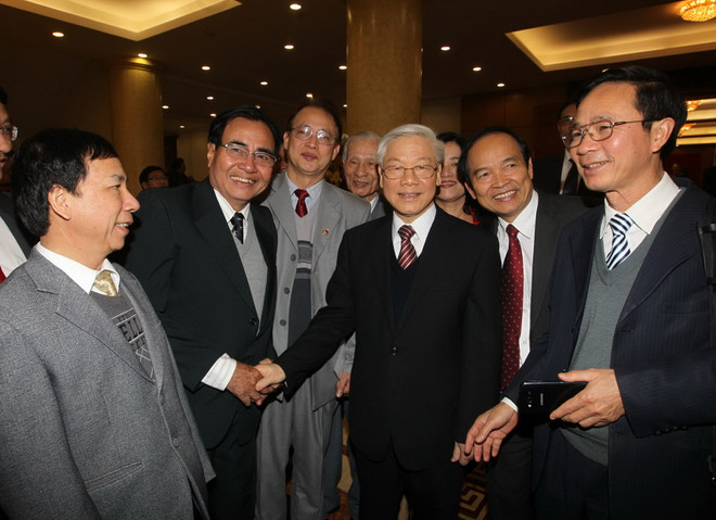 Ban Bí thư Trung ương Đảng gặp mặt các trí thức, văn nghệ sỹ ảnh 1