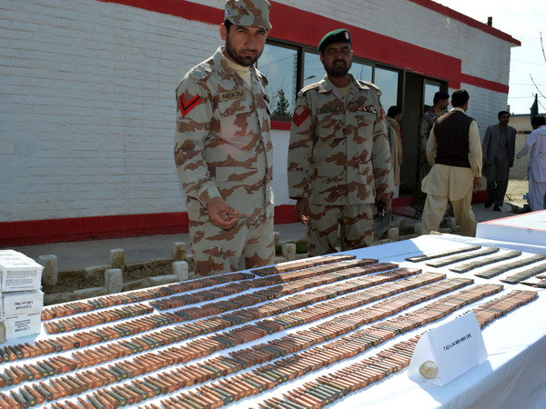 Quân đội Pakistan bắt giữ nhiều nghi phạm tại trụ sở của MQM ảnh 1