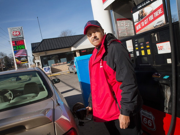 Cơ quan năng lượng hạ dự báo sản lượng dầu của Mỹ trong năm 2016 ảnh 1