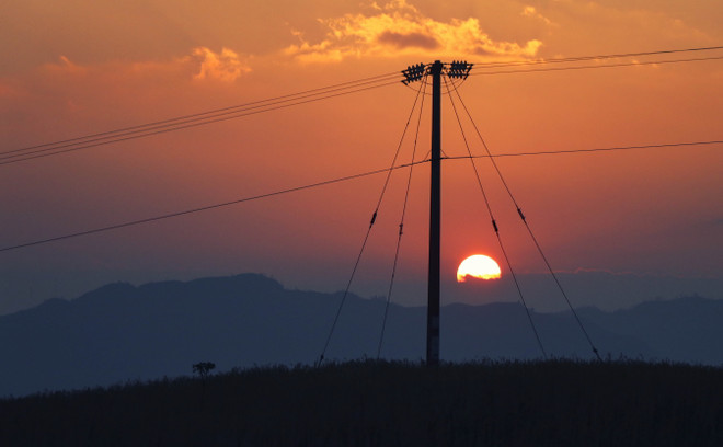 Vùng núi Đông Bắc Bộ chớm rét, Nam Bộ khả năng có mưa dông ảnh 1