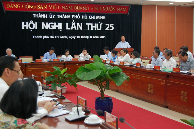 Thành ủy TP Hồ Chí Minh thảo luận các văn kiện đại hội Đảng ảnh 1