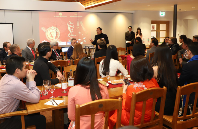 Hội sinh viên Việt Nam tại thành phố Oxford đón Tết cổ truyền ảnh 1