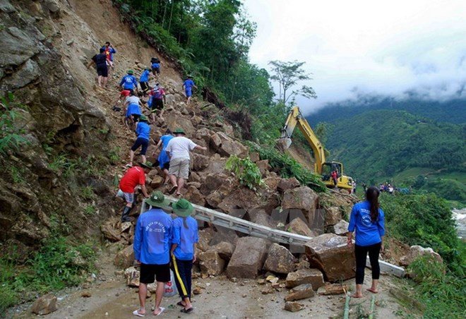 Mưa dông diện rộng, nguy cơ sạt lở đất ở vùng núi phía Bắc ảnh 1