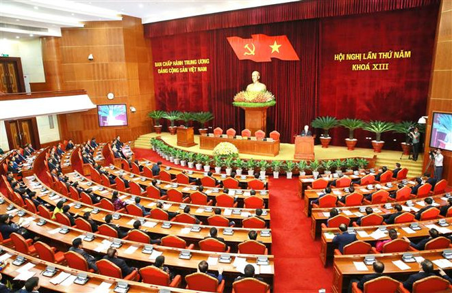 Trung ương thảo luận tình hình quốc tế và đổi mới chính sách ảnh 1