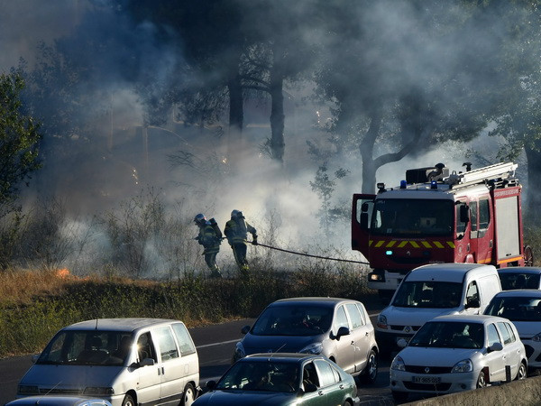 Mỹ: 18.000 lính cứu hỏa cố kiềm chế 32 đám cháy lớn trên toàn quốc ảnh 1