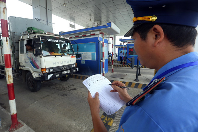 Dân chặn cầu Bến Thủy 1, nhà đầu tư lo vỡ phương án tài chính ảnh 1